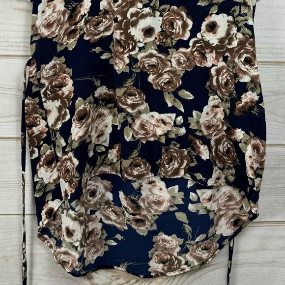 Up Navy Blue Floral Print Short Sleeve Blouse Size Medium - Picture 2 of 7